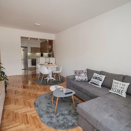 Cozy Apartment Sinn Требине Екстериор снимка