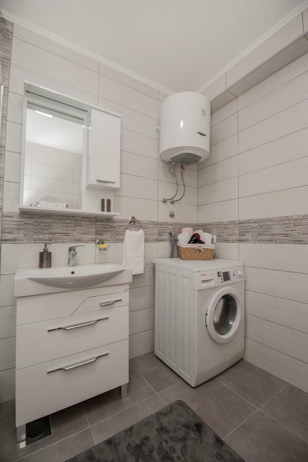 Cozy Apartment Sinn Требине Екстериор снимка