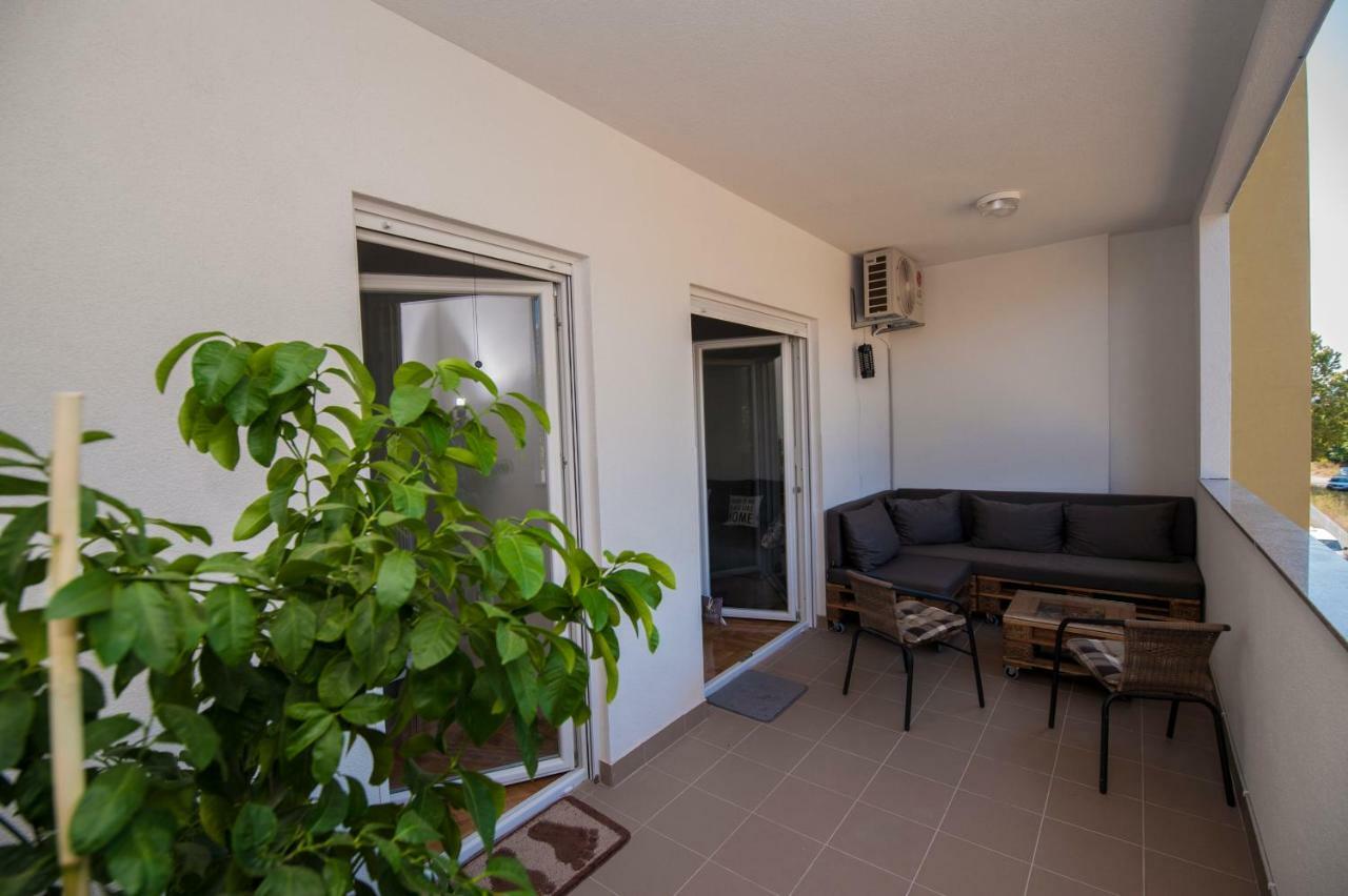 Cozy Apartment Sinn Требине Екстериор снимка